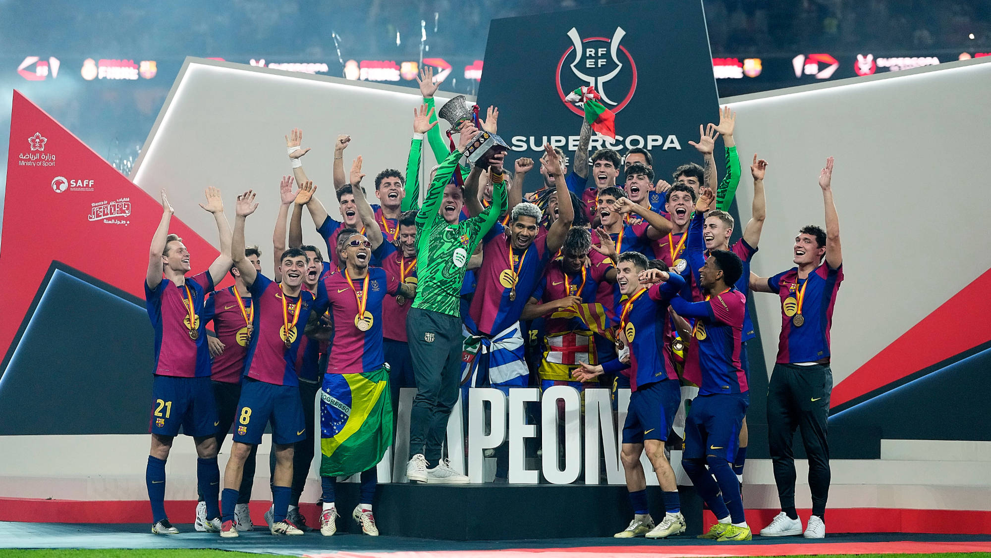 KAIYUN SPORTS-德罗巴意外战胜切尔西，表现优异引爆全场！赛场气氛高涨(德罗巴转会切尔西)