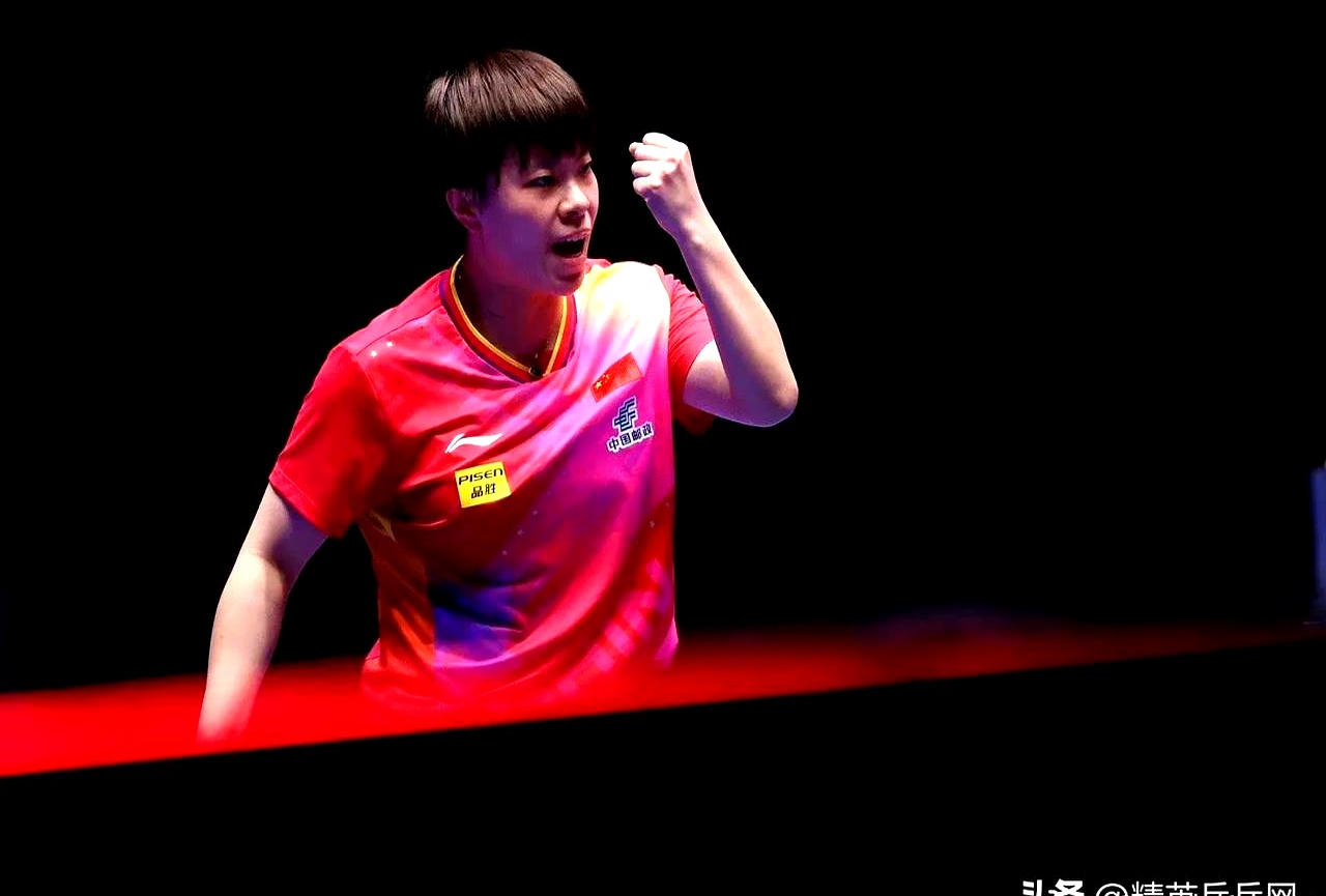 开云体育-TheShy意外战胜FPX，重返赛场引爆全场！引发球迷热议(宙斯打爆theshy)