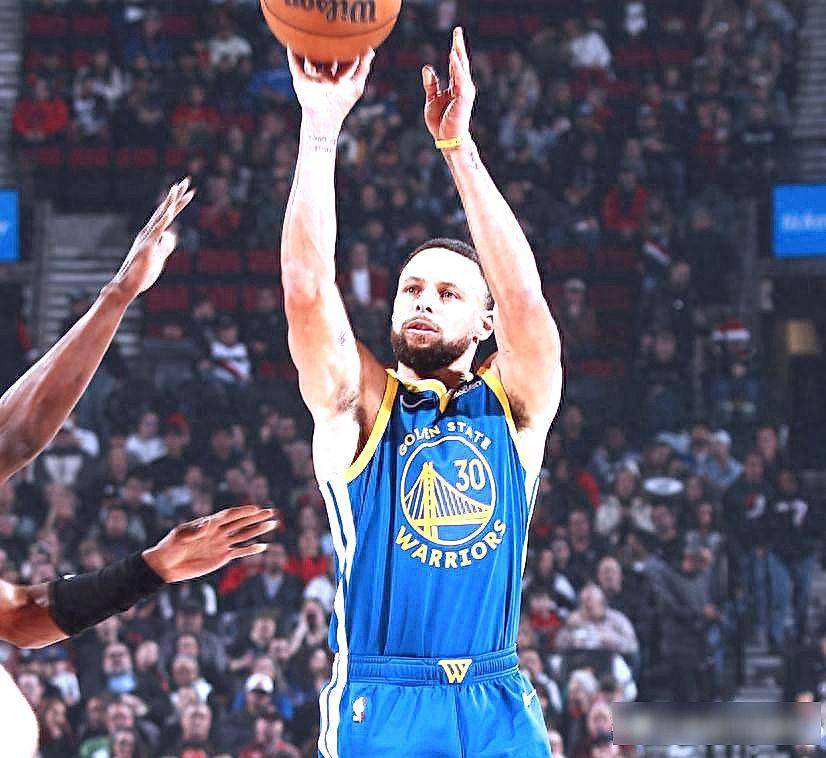 KAIYUN SPORTS-包含库里爆冷击败湖人战术调整首场状态亮眼，德约科维奇连续七场比赛得分超过败北直接炸裂的词条